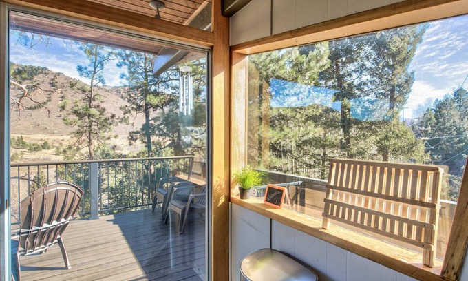 Cascade-Chipita Park House | 4BR Cabin With Fireplacemountain Viewsdog-friendly