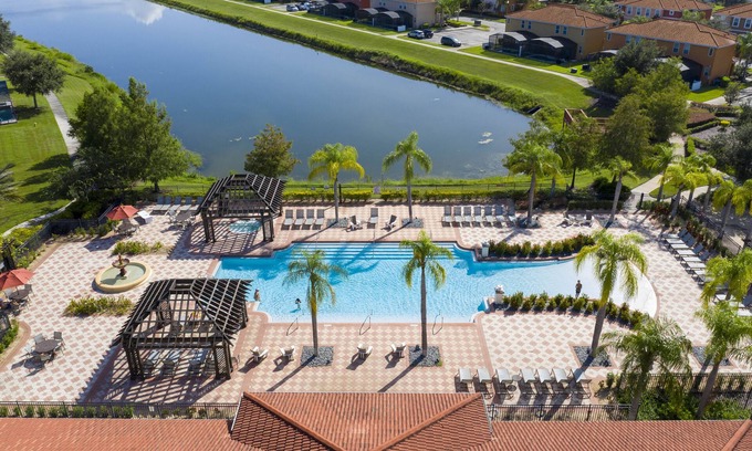 Seasons House | 4BR Near Disney Bella Vida Resort Pool BBQGrilln