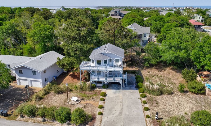 Duck House | 4BR Soundview | Deck | Washer/Dryer