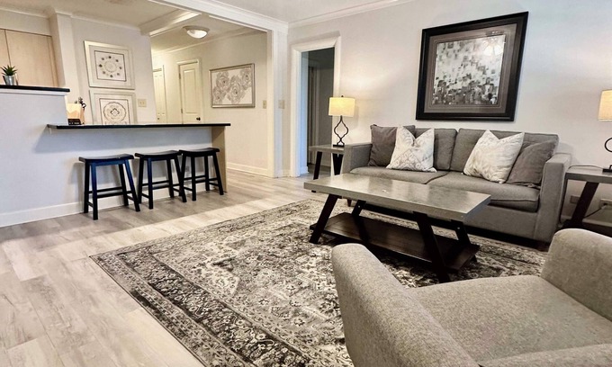 Downtown Atlanta Condo | 4E - Stylish Condo in the Heart of Downtown!