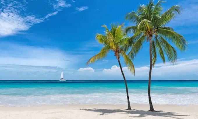 Hollywood Beach House | $4M Beach House Mansion in Oxnard