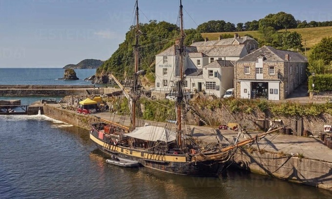 Stenalees House | 4miles Eden Project, Beach & Harbour. Private Location. Whealchair Friendly