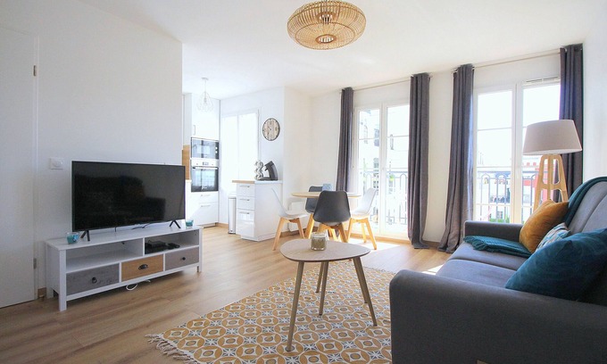 Serris Apartment | 4pax Disneyland Val d'Europe Apartment (ELBE9)