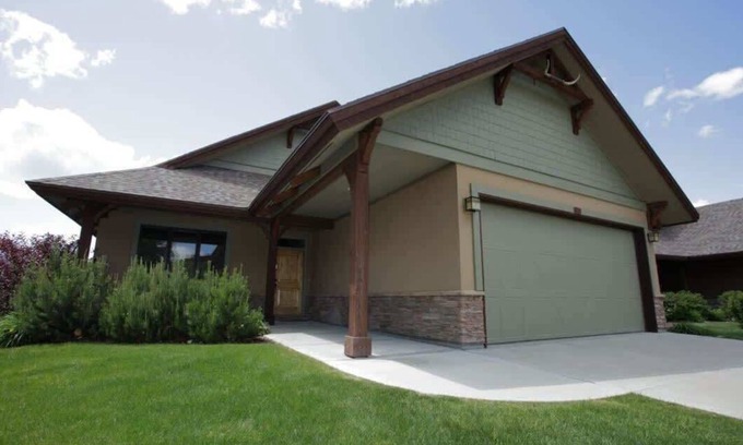 Eden House | 5 bdr 3ba Great House! Great Value! Resort FUN!