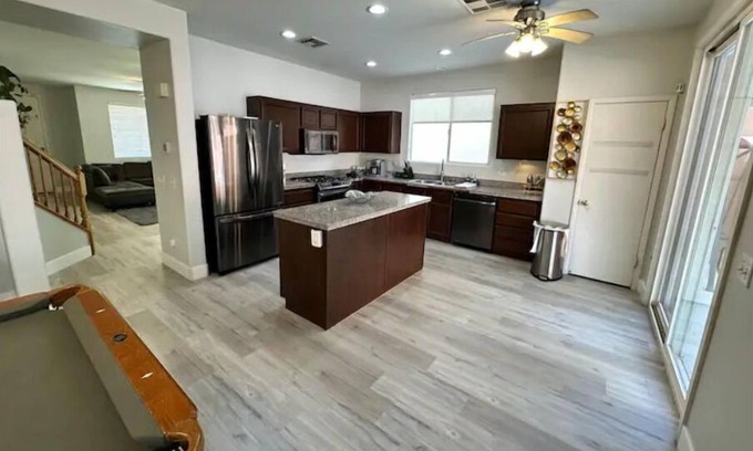 Rhodes Ranch House | 5 bed 3 full bath, Huge Pool, Billiards Table. Only 8 miles from the Strip