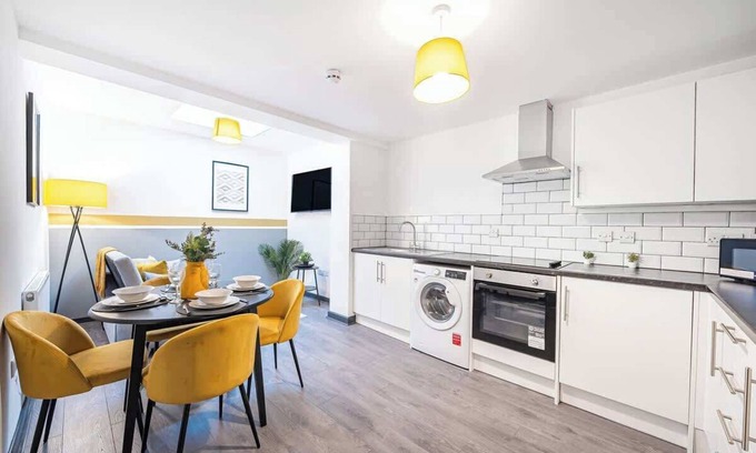 Whitefield Apartment | 5-bed 5 en-suite apartment in Manchester