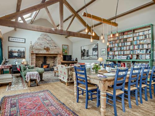 Holt House | 5 bed in Wiveton KT021