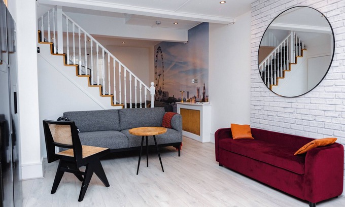 Parsons Green and Walham House | 5 bed Luxury House (Fulham Broadway)