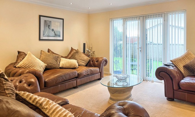 Montrose Cottage | 5 bedroom accommodation in Montrose