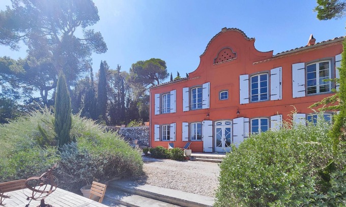 Ouveillan House | 5 bedroom beautiful home in Ouveillan