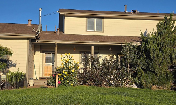 Arapahoe Other | 5-bedroom farmhouse in lovely Bennett with WiFi, AC, fitness area.nClose to DIAn