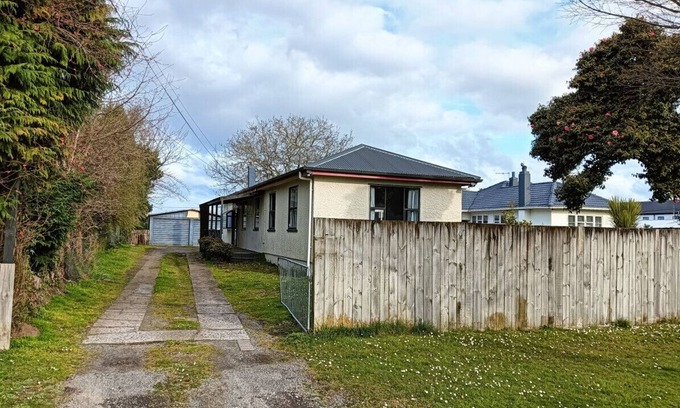 Kawaha Point House | 5 Bedroom House at Rotorua
