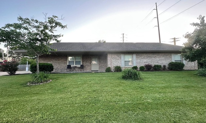 Mount Vernon House | 5-bedroom house in lovely Mount Vernon with WiFi, AC - Fully Handicap Accessible