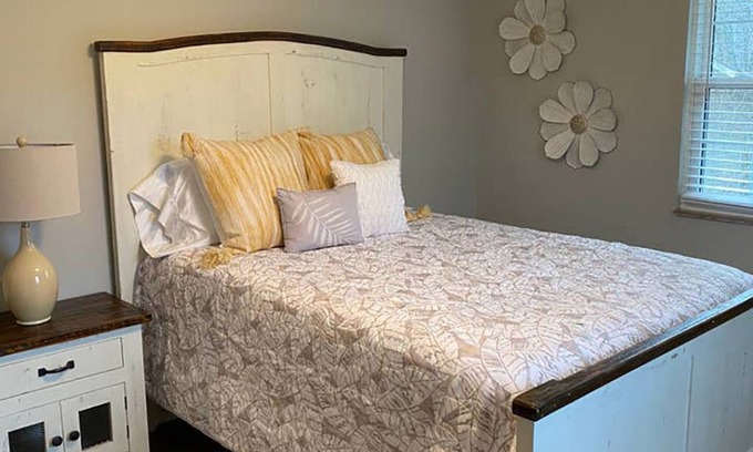 Cedar Bluff House | 5 Bedroom Large Groups Welcome 15 min to UT/Downtown