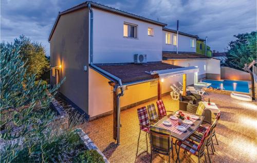 Pavicini House | 5 Bedroom Lovely Home In Pavicini