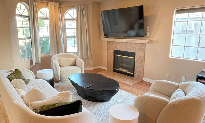 San Gabriel House | 5-bedroom Luxury house with AC 9 miles east of downtown LA