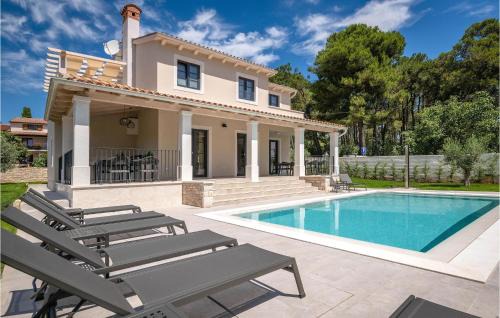 Manjadvorci House | 5 Bedroom Nice Home In Manjadvorci