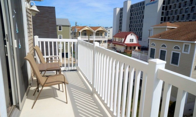 Sea Isle City House | 5 Bedroom Townhouse is conveniently located in BEACHBLOCK,