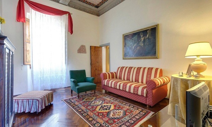 San Lorenzo Apartment | 5 Bedrooms apartment with fresco paintings