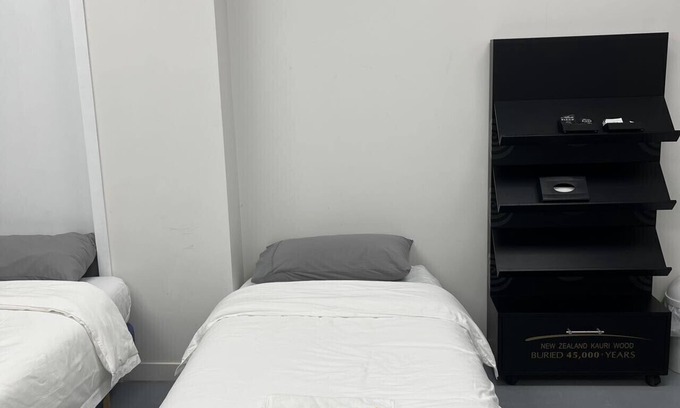 Auckland Apartment | 5 Double Bed and 3 single bed, 2 double sofa beds Studio, Suite 7