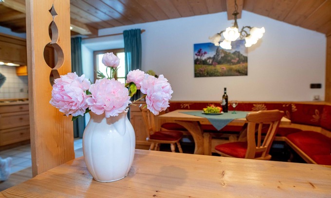 Ruhpolding Apartment | 5 Holiday apartment 85sqm, balcony, kitchenette, 2 bedrooms, 1 bed-sitting room, WLAN