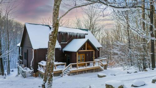 Beech Mountain Villa | 5 Min to Ski Private 2 Acres Creek Hot Tub Game Room Fire Pit