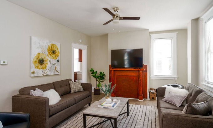 Morgantown House | *5 Min to WVU*Smart TV*2 Full Kitchen*W/D