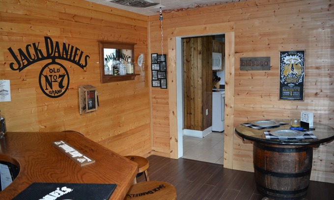 Lynchburg House | 5-minute walk to the Square or JD Distillery; 15-minute drive to Tim's Ford Lake