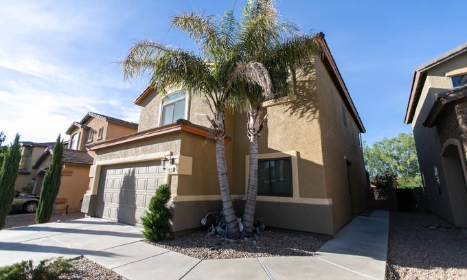 Tucson House | 5 minutes to I-10 Air Space Museum 15 minutes to UOA and downtown