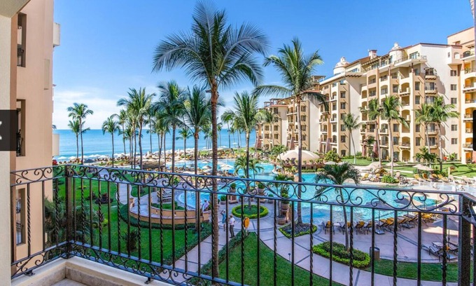 Flamingos Condo | 5* RESORT/CONDO-NUEVO VALLARTA-BEACHFRONT WITH SWIM UP BAR!