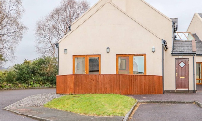 Sneem House | 5 SNEEM LEISURE VILLAGE, family friendly in Sneem, County Kerry