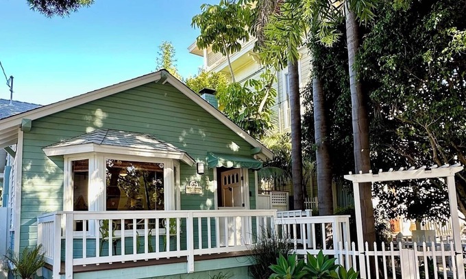West Beach Cottage | 5-STAR Beach Bunny Cottage Vacation Rental in Santa Barbara 2-Blocks to Beach!