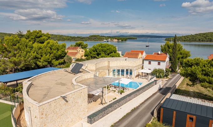 Zdrelac Villa | 5* Unique luxury Villa Feriatum Lissa