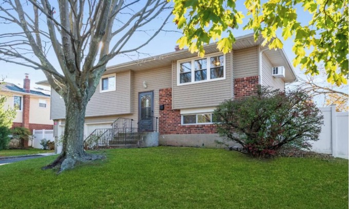 Deer Park Apartment | 50% off 4bedrooms+2baths+living rooms+kitchen+dinning room+family room+ backyard
