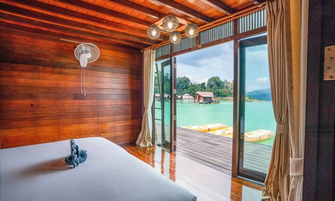 Ban Ta Khun Hotel | 500 Rai Khao Sok Floating Resort