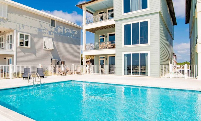 Orange Beach House | 502 m² House ∙ 7 bedrooms ∙ 28 guests