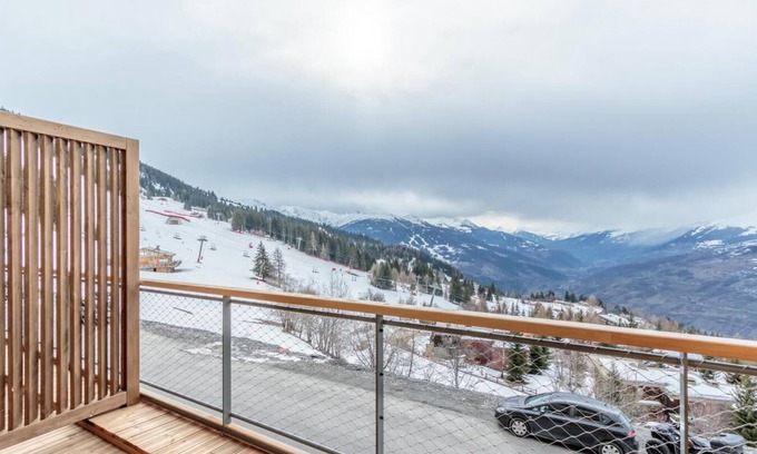 Arc-1600 Apartment | 50m from ski slopes, 3rd floor, fitness, swimming pool, sauna, hammam, balcony, parking, tv