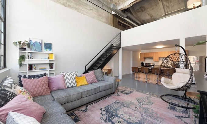 Otterbien Home Apartment | 5102 Peters · Large loft near Kings Island. On bike trail/River.