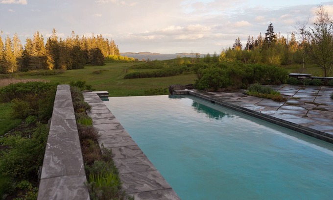 North Haven House | 52 Acre Oceanfront Retreat W/nature Trails And Beaches