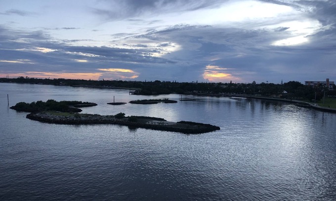 Mango Groves House | 55 & Over 5 ⭐️ Reviews, New Rates With Discounts .Half the price of a hotel .