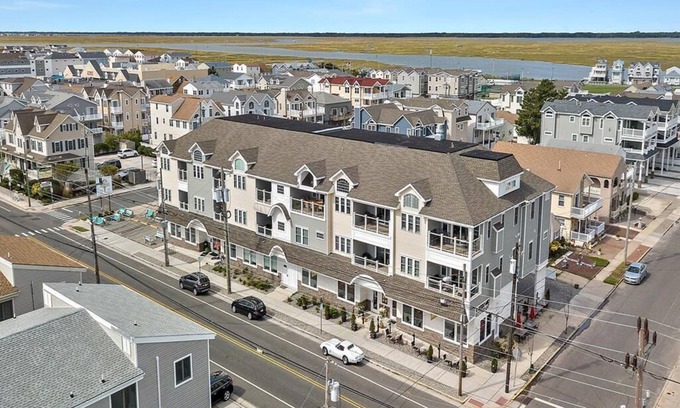 Sea Isle City Condo | 5904 Landis Avenue Unit 206
