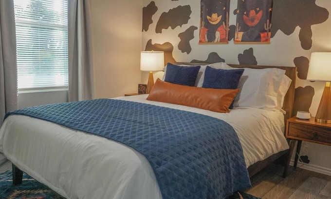 Tolar House | 5bd/3ba Oasis in Tolar - Cowboy Pool, Dog-Friendly, Playground, Sleeps 12