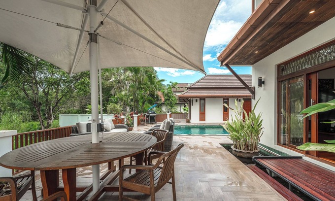 Wichit Villa | 5BR Tropical Villa Pool & Garden V45