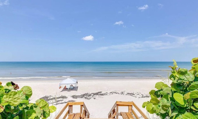 Gulfstream Beach Condo | 5th Fl, 2B 2Ba, Beachfront Condo, Renovated, Garage Parking, Pool, Sauna, Tennis