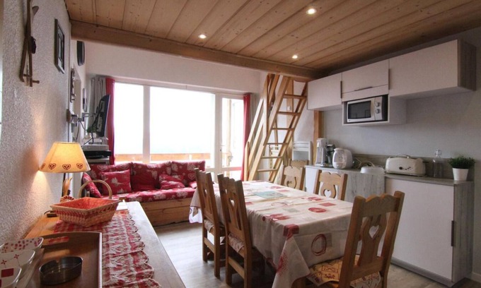 Eclose-Ouest Apartment | 5th floor, balcony, tv, ski locker, 40m², Alpe d'Huez