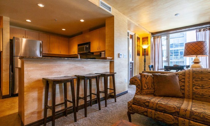 Downtown San Diego Condo | 5th Floor Corner Unit Dual Master with City Views and Parking - Pet Friendly