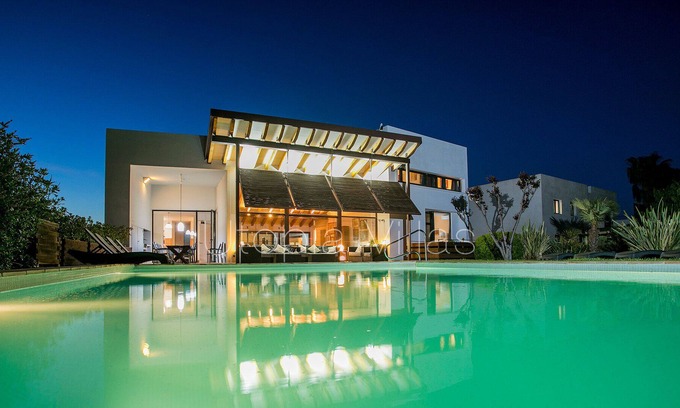 Les Roquetes Villa | 6+1 bedrooms villa up to 16 people 5mn from Sitges, Barcelona