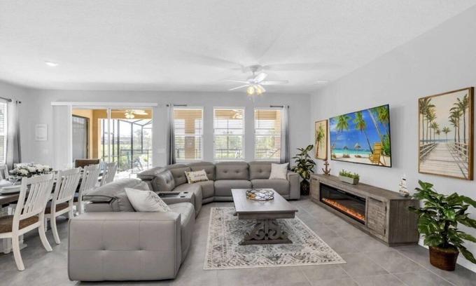 Loughman House | 6 Bed Luxury Home in Solterra Resort
