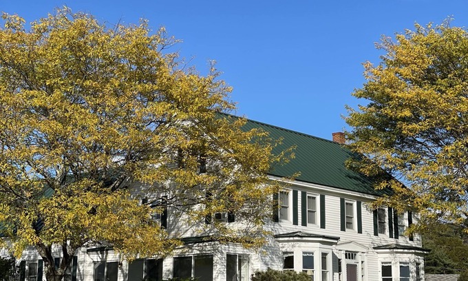 Jefferson House | 6 bedroom Historic Farmhouse w/stunning Lakeview