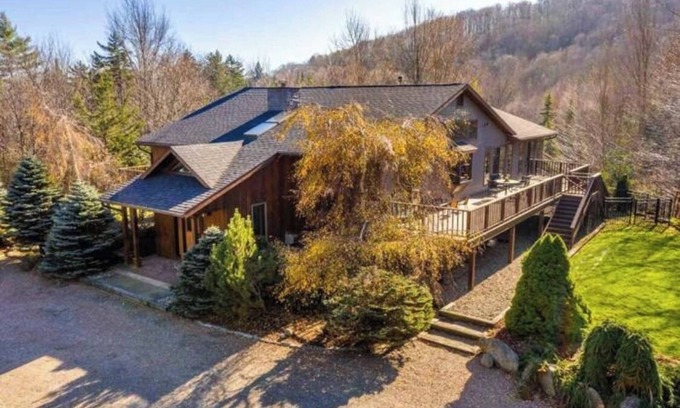 Stowe Area House | 6 Bedroom Stowe Chalet with Hot Tub, Game Room & Sauna! Picture perfect setting!